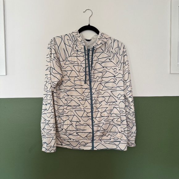 Patagonia Women's Coastal Hideaway Suncover Hoody, size L - Picture 1 of 6
